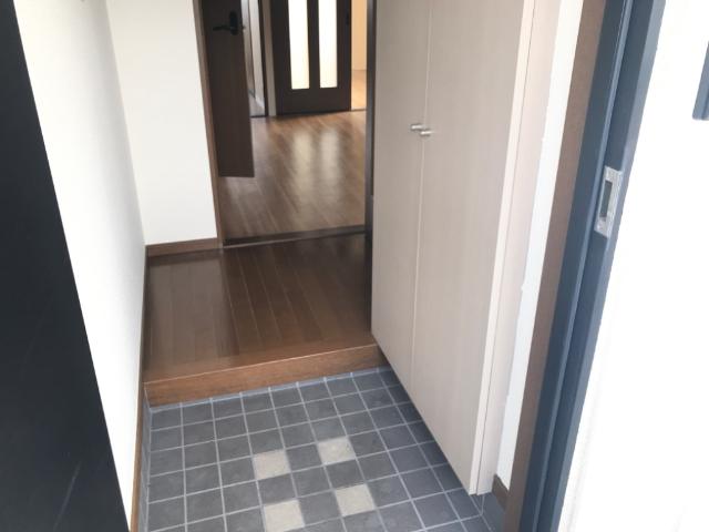 メゾン・ソレイユ 玄関