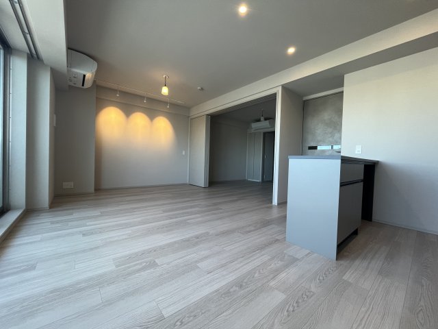 プライムメゾン千葉新町1003号室 リビング