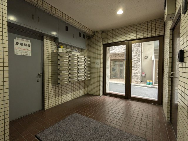 パレドール千駄木 エントランス