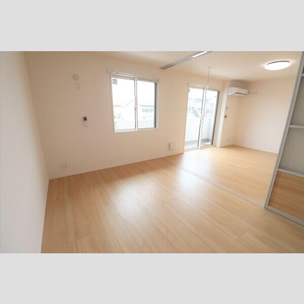 エクレール205号室 洋室(南側)