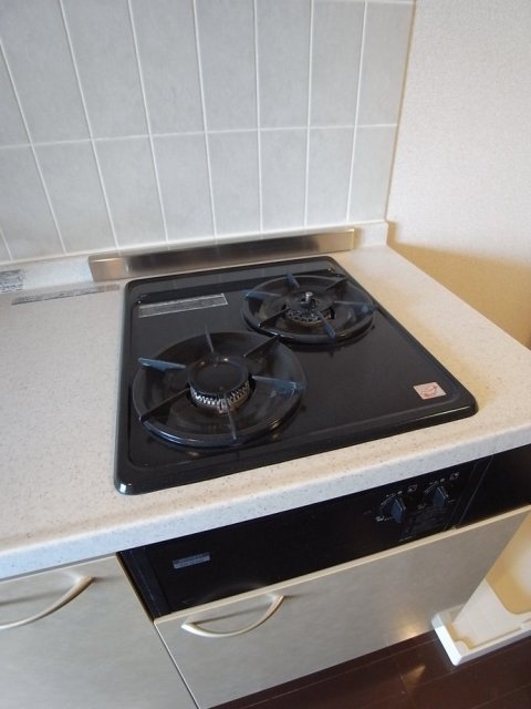 ヴォーガコルテ江古田3階 システムキッチン(2口ガスコンロ)