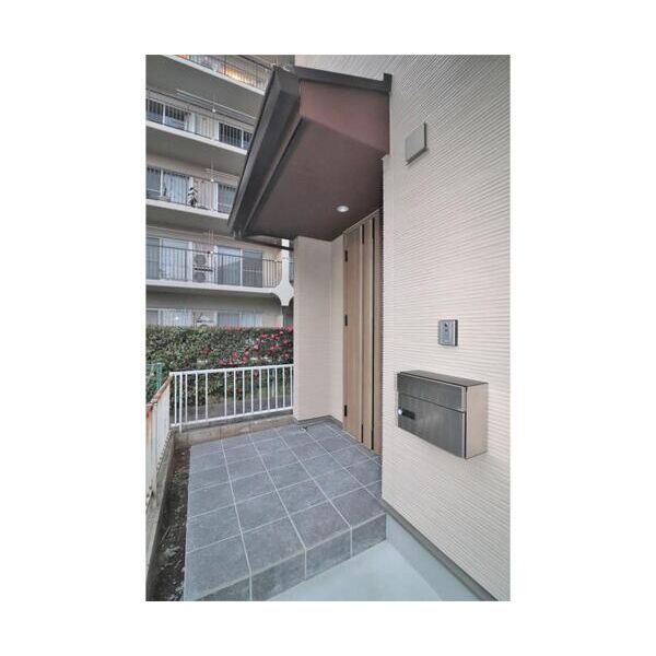 高津区新作6丁目戸建 エントランス