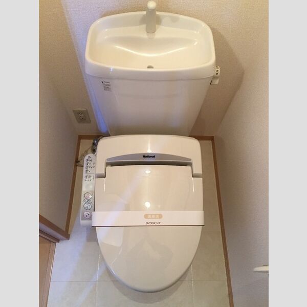 イスタナ・リア 温水洗浄暖房便座