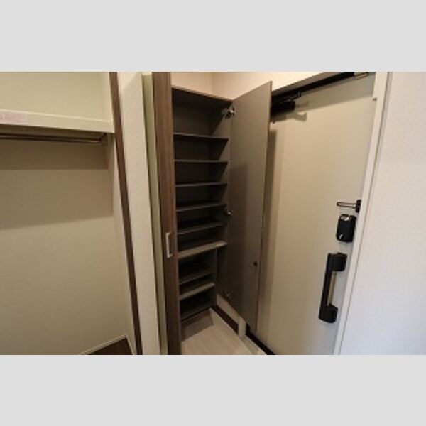 S Garden06号室 玄関