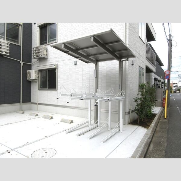 フレシール光が丘203号室 自転車置き場(道路側)