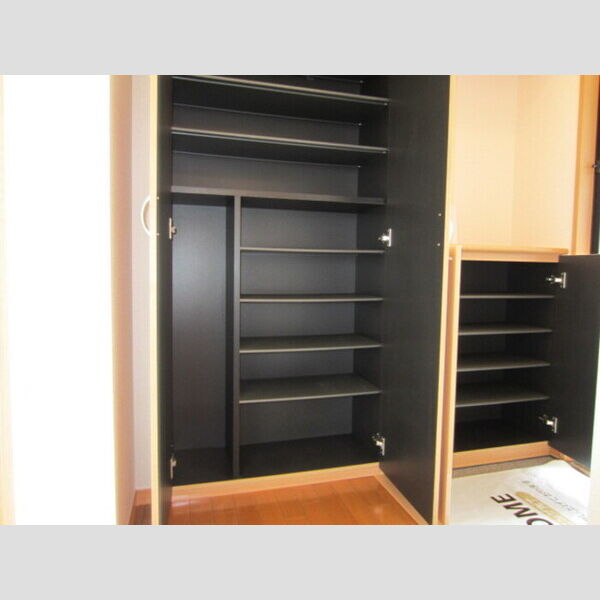 フローラM　Ⅱ201号室 シューズボックス