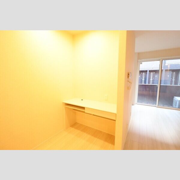 グリシーナ102号室 ワークスペース