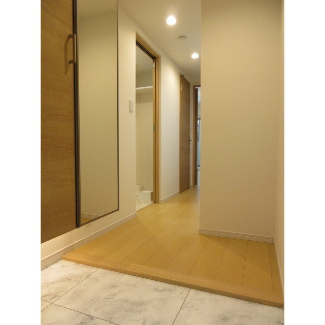 HERON’S NEST 内観