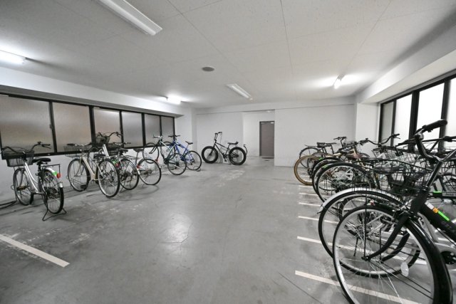 菱和パレス御茶ノ水湯島天神町6階 駐輪場