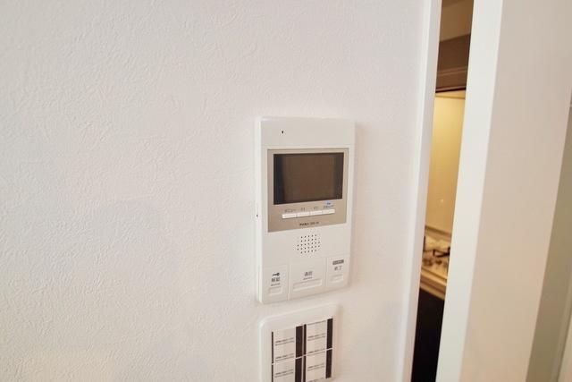 シャトレ生田緑地2F号室 TVモニターインターフォンでセキュリティバッチリ