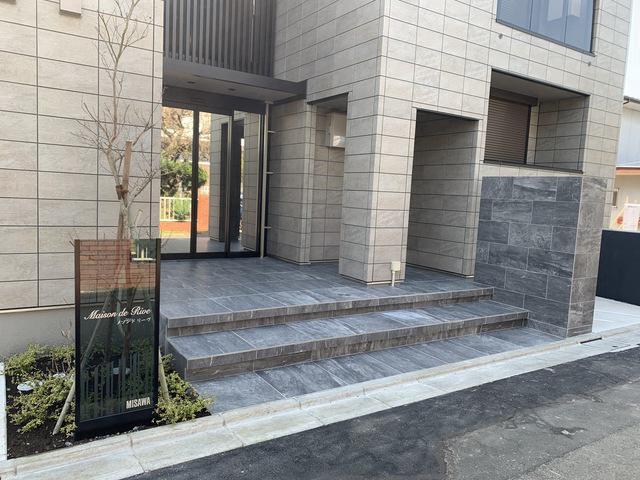メゾン　ド　リーヴ1階 エントランス