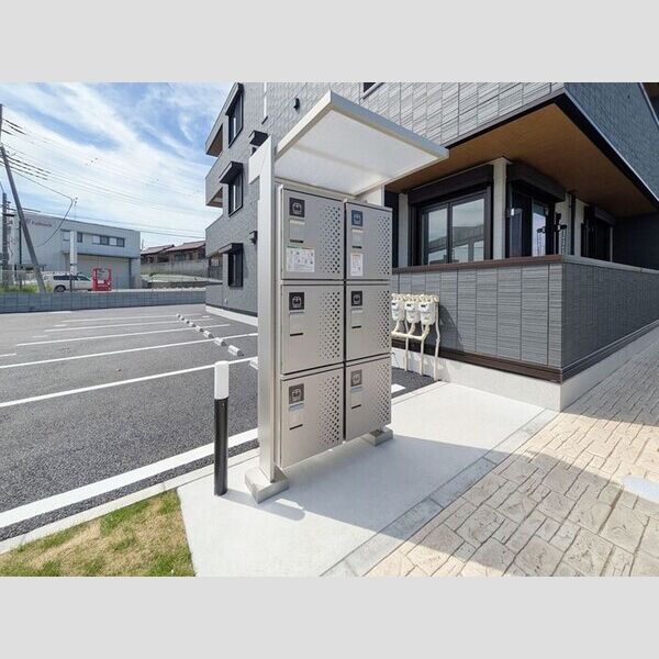 ガーベラ・グレイス 宅配ボックス