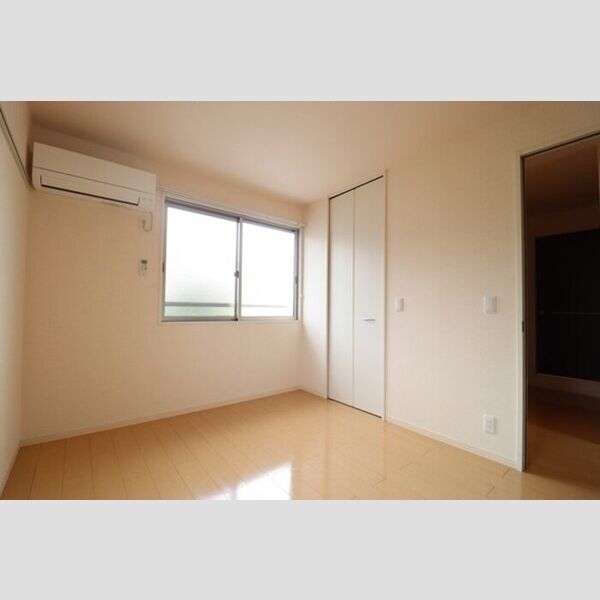 PEACEFULLY301号室 洋室　5.5帖