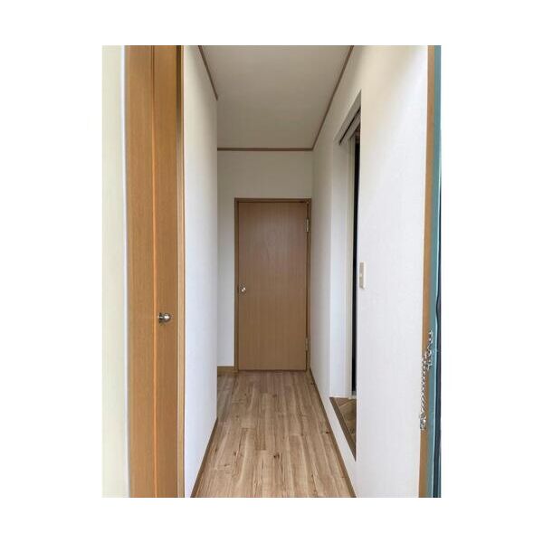 エステートピア星野 玄関