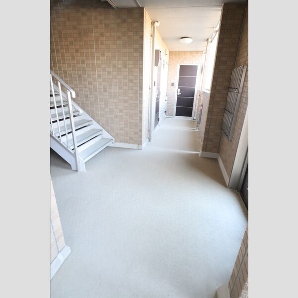 イースト・コート203号室 ロビー