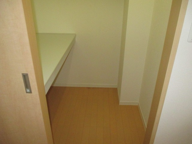 ラ・カンパネラ(E-172) 収納