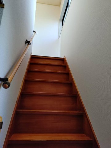 埼玉県川越市下広谷戸建て 階段