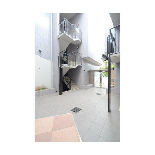 ラヴニール南常盤台303号室 エントランス