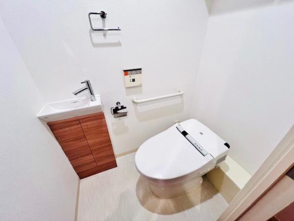 Ｂｒｉｌｌｉａ　ｉｓｔ　三軒茶屋　ブラッサムテラス3階 トイレ