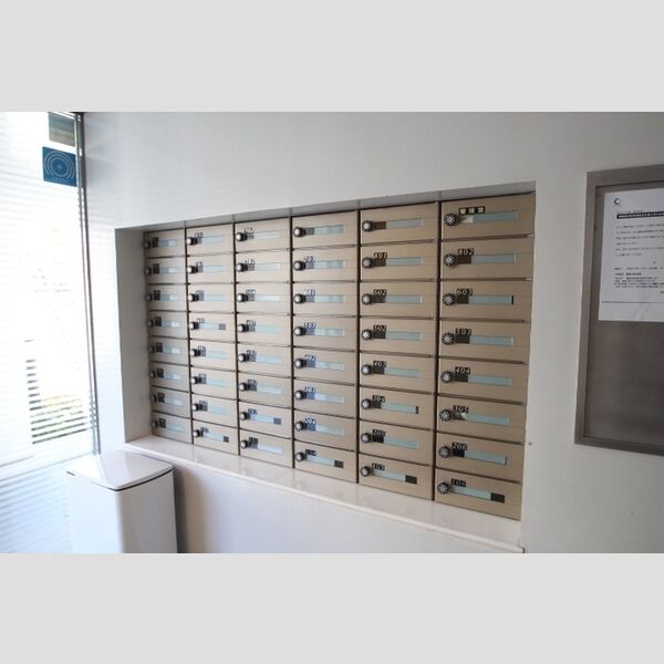 カスタリア用賀0101号室 同建物別部屋の参考画像