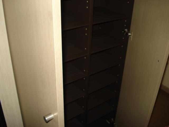 アメニティプレイス00403号室 下駄箱