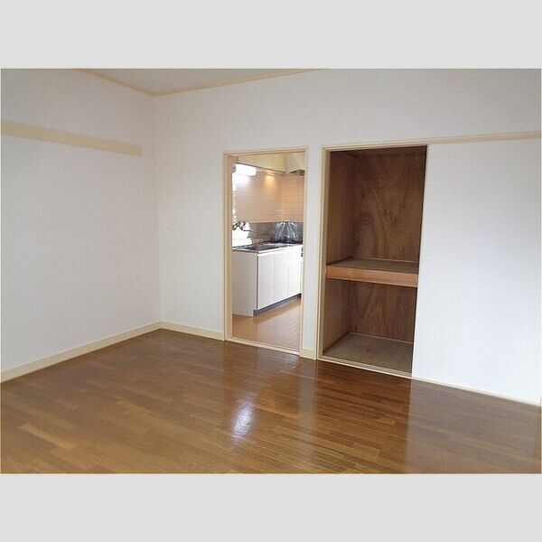 グリーンウッドハイツB102号室 洋室