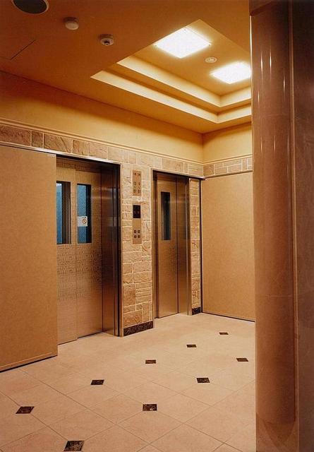 ガラ・グランディ大手町3階 エレベーター２基