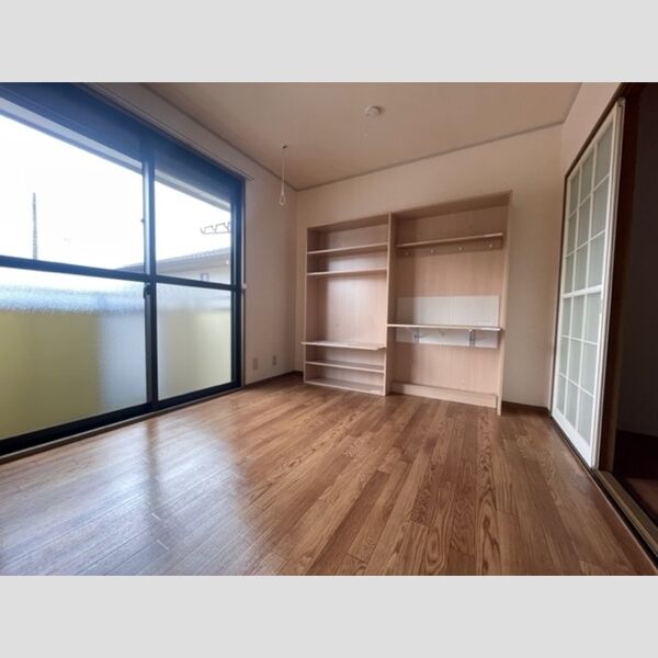 クイーンハイツ　Ⅱ202号室 居室:収納棚