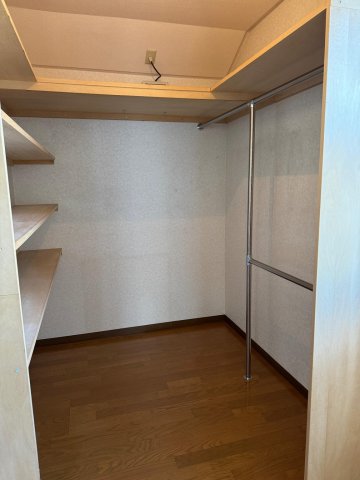 東大和市湖畔大型戸建て 収納