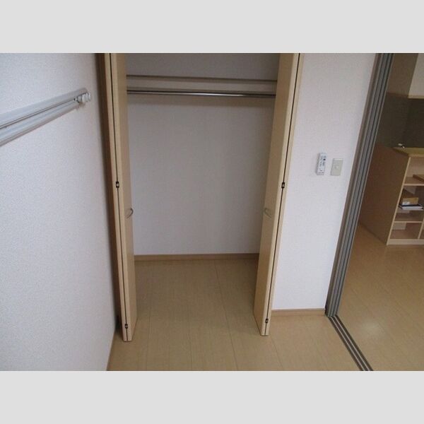 ベネツォーネ　E 洋室