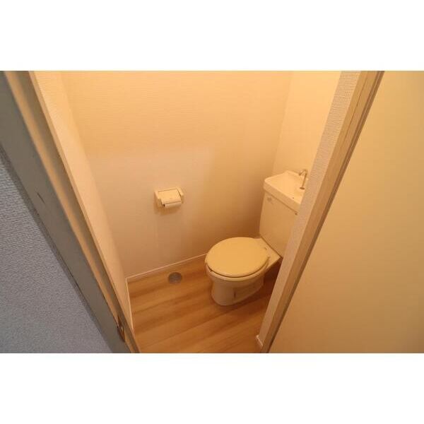 ラブリーホームB101号室 トイレ