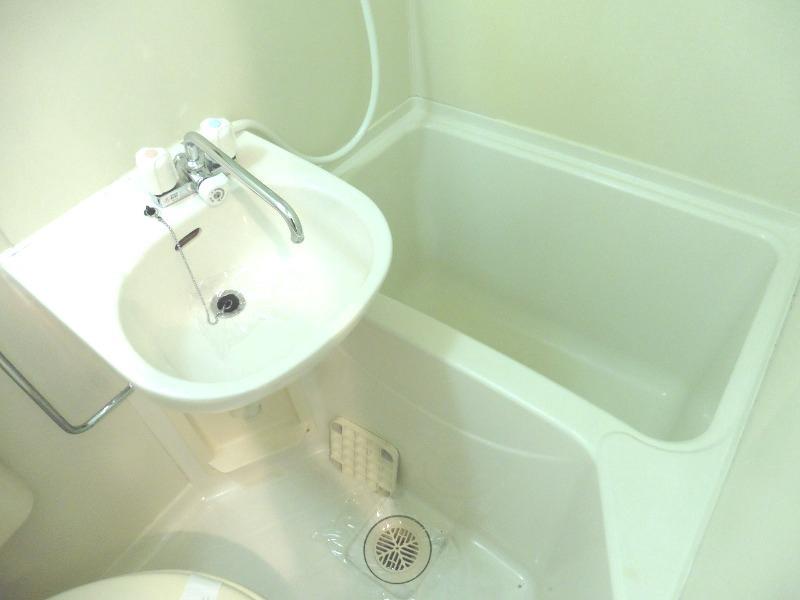 ジュネス南大沢3階 洗面台つきお風呂♪