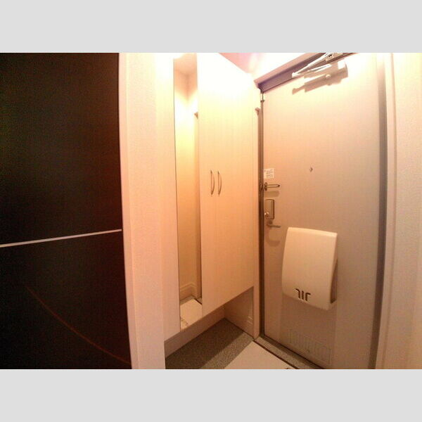 ヴェルドミールⅢ101号室 玄関