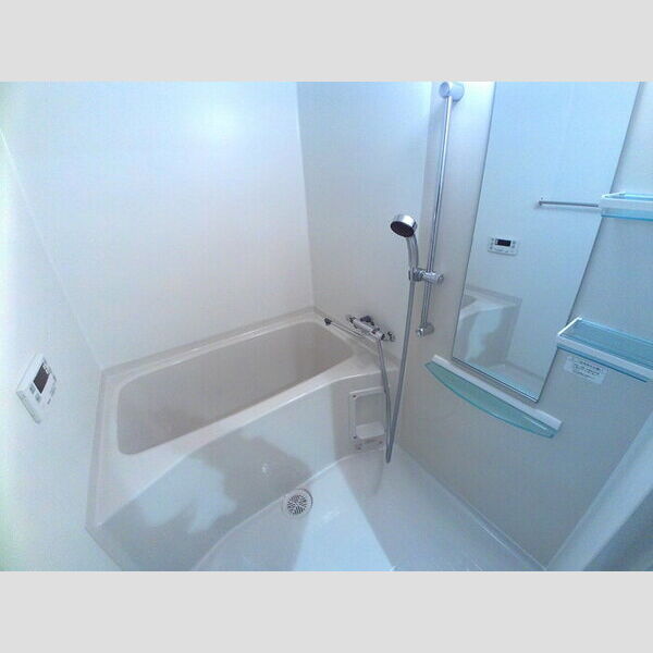 ジ・エレガンス城山101号室 追焚き機能付