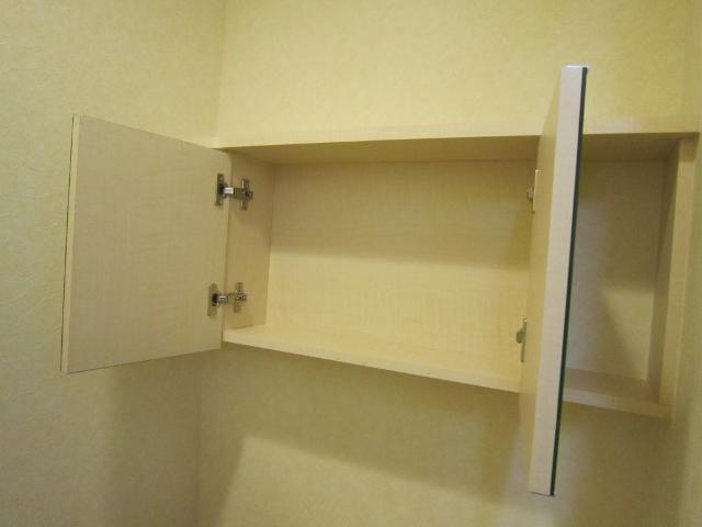 ロワールＦ207号室 トイレ収納