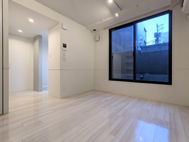フラッフィー市谷台町0401号室 リビング