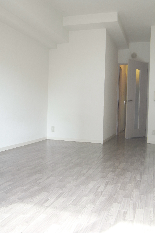 アンダーフォレスト 内観