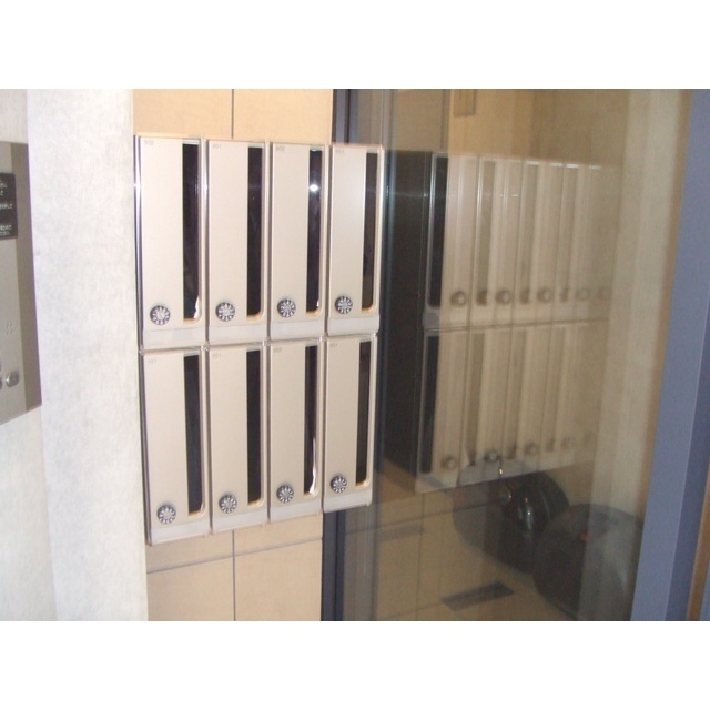 T・F CORNER1階 郵便ポスト