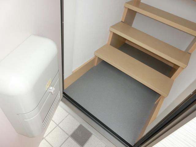 ルミナス2階 玄関