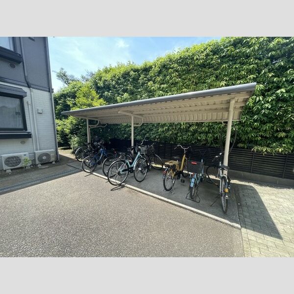 アヴァンティコート　B 駐輪場