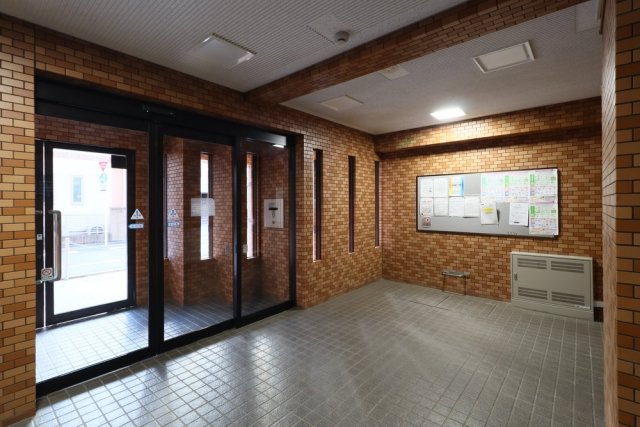 ライオンズマンション哲学堂4階 エントランス