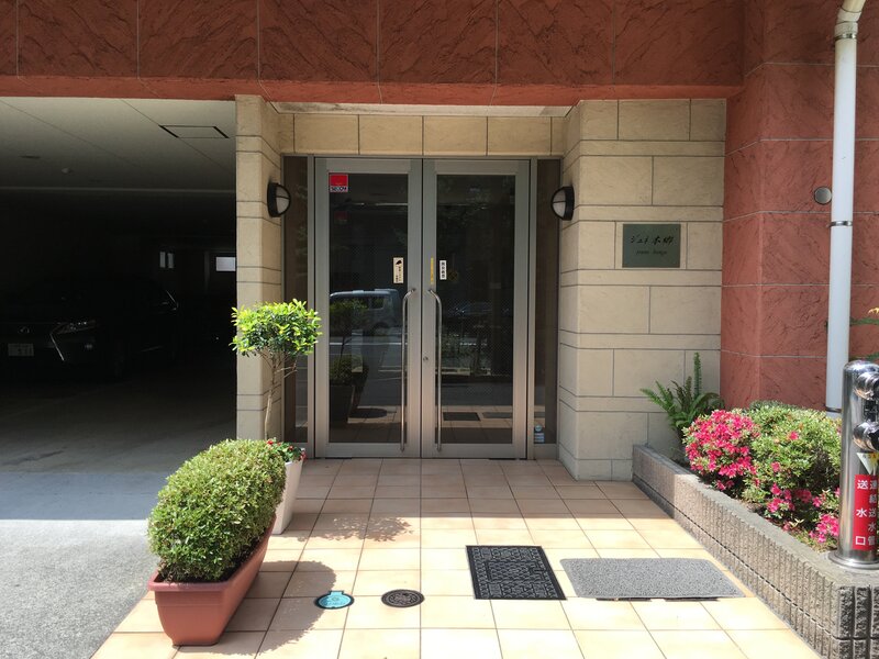 ジュネ本郷5階 エントランス