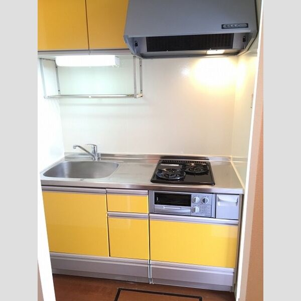 レジデンツ藤　C103号室 2口コンロのシステムキッチンです