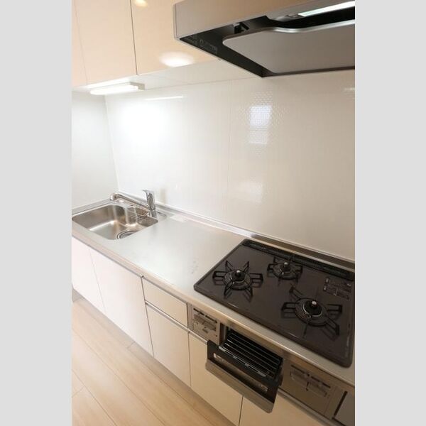 クラレット　A棟 ガスコンロ3口グリル付き