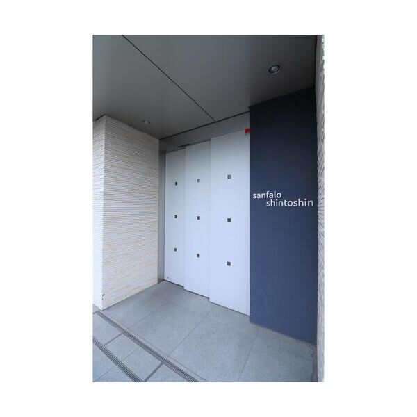 サンファーロ新都心904号室 エントランス