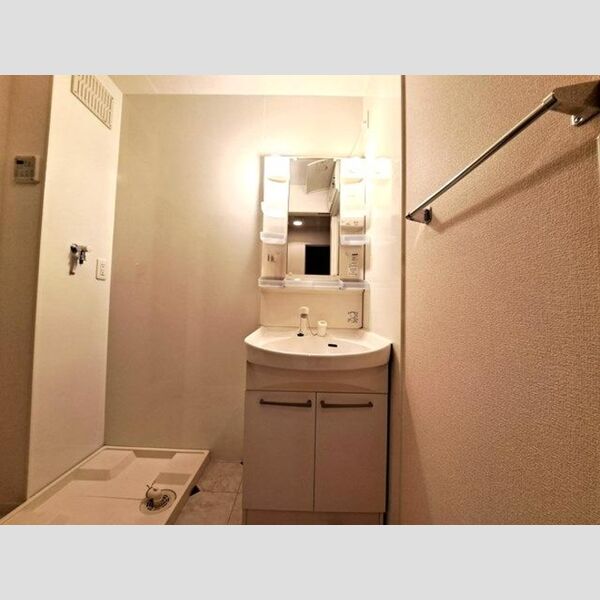 スカイヒル横濱六ッ川　B棟 洗髪洗面化粧台