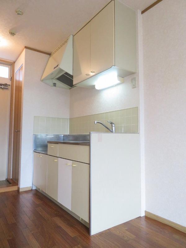 エステートロイヤル1階 ※別部屋写真参照