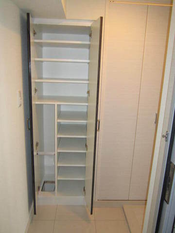 ガーラ・グランディ横濱桜木町 シューズボックス