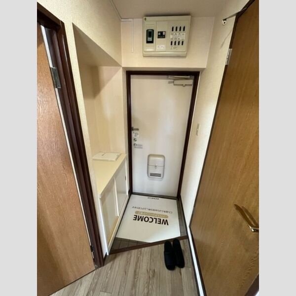 ジョウエイ別府203号室 玄関