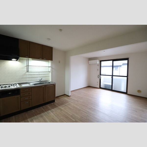 ハイカムール園生 LDK